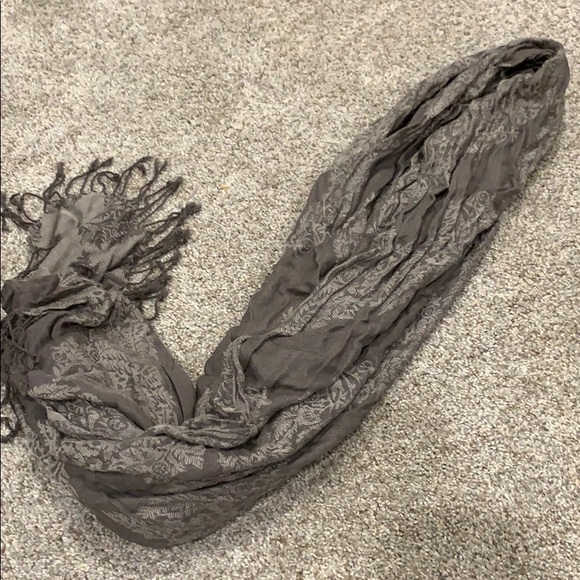 Scarf/wrap - Picture 1 of 2